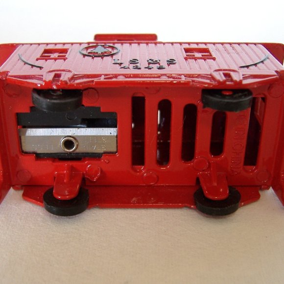 LS&S Red Train 4348 Pencil Sharpener Diecast Metal - Picture 6 of 6